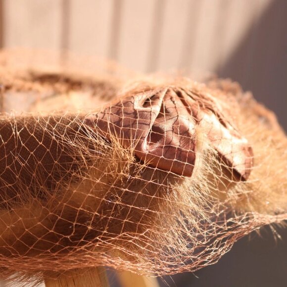 Vintage Mink Fur Pillbox Hat Bow Mesh Net Veiling Party Antique Boxed - Picture 2 of 12